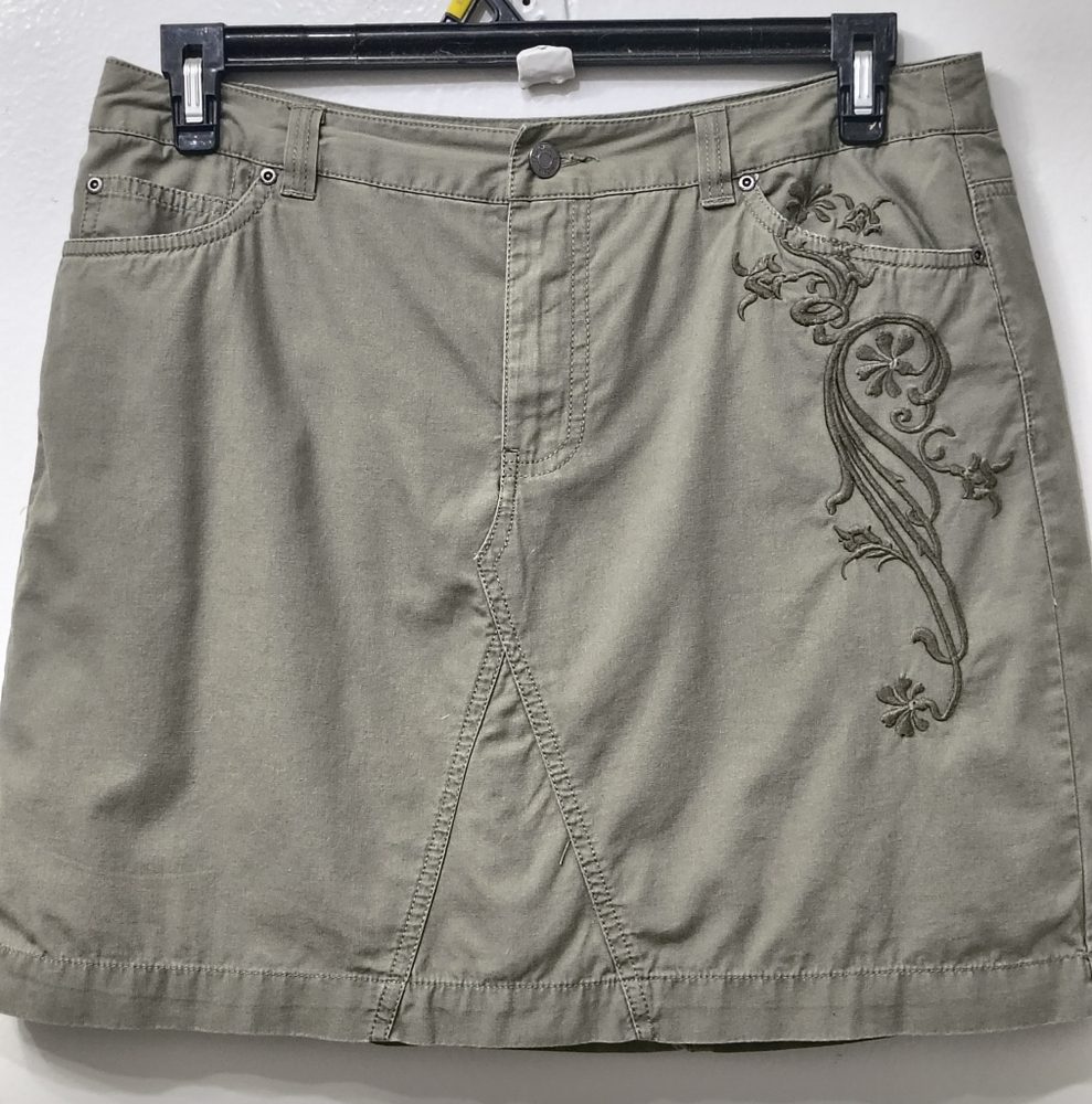 Sonoma Life & Style Skort Embroidered  Green Size 12  Activewear Pickleball